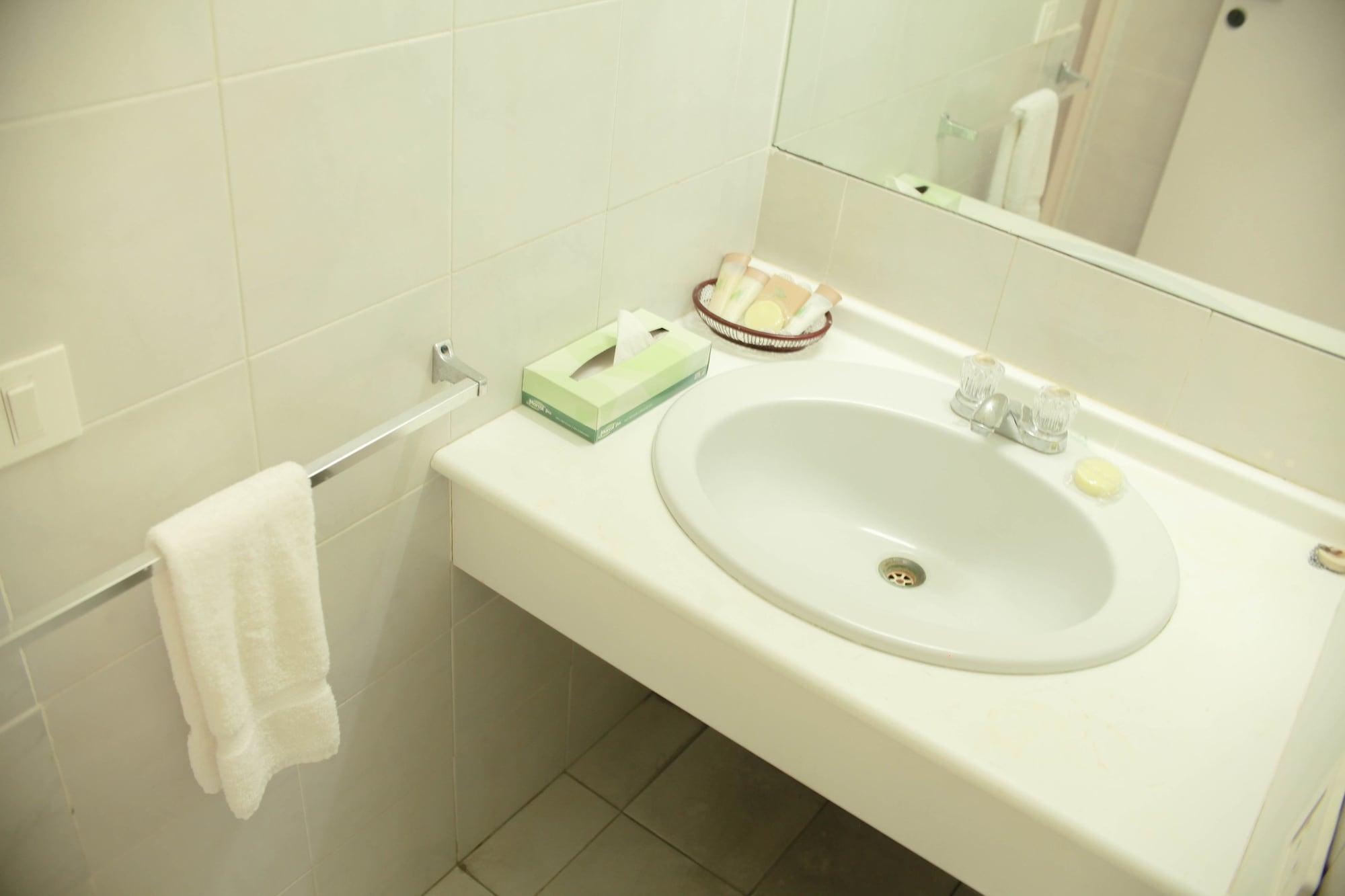 Heritage Hotel St. John's Bagian luar foto
