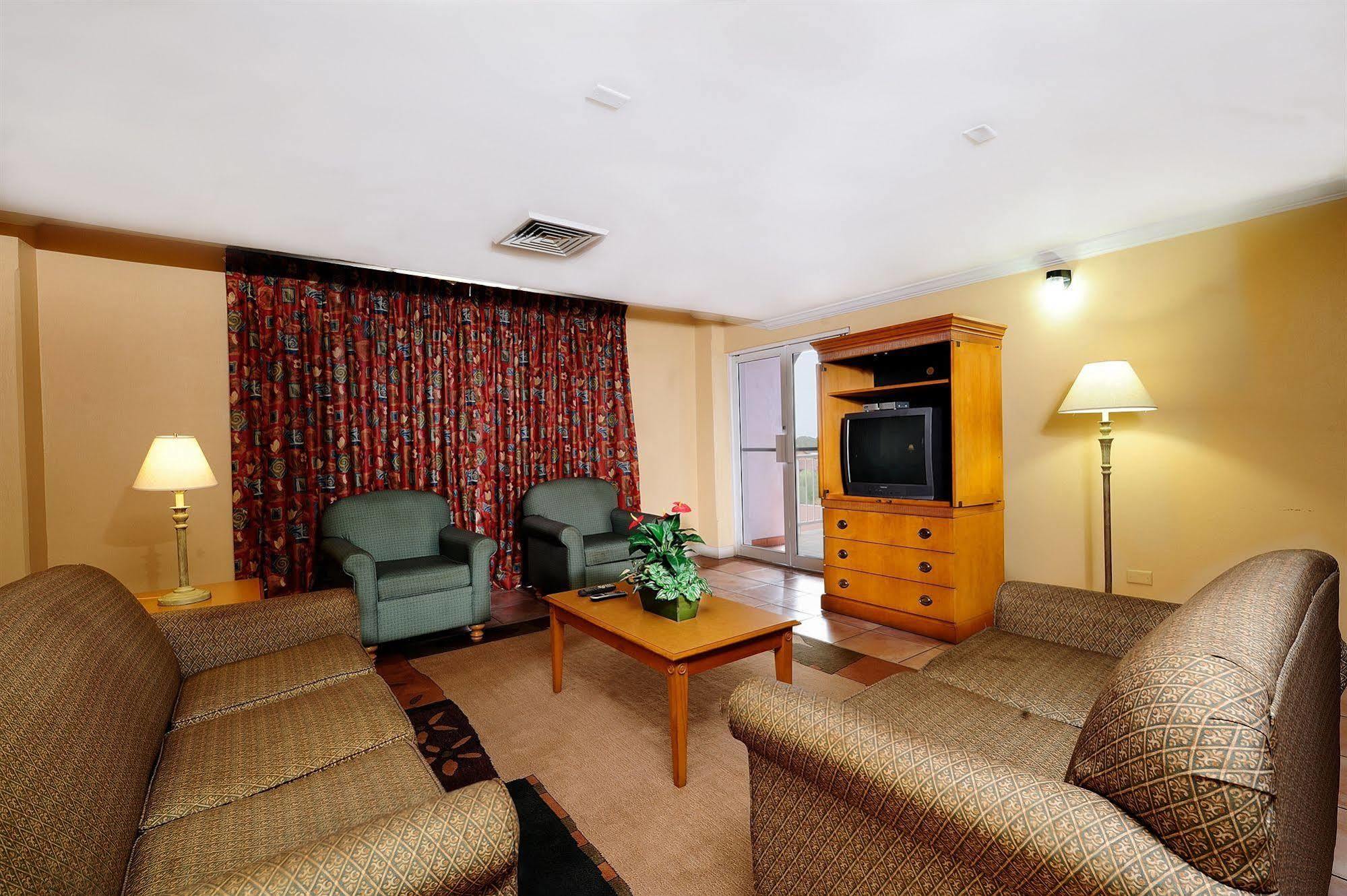 Heritage Hotel St. John's Bagian luar foto